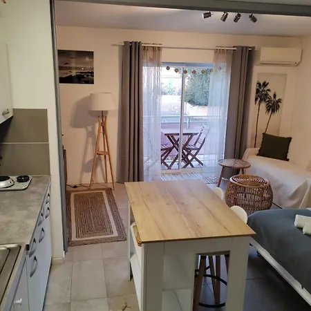 Deux Beaux Studios, Rue Pietonne, Bord De Mer, Clim 아파트